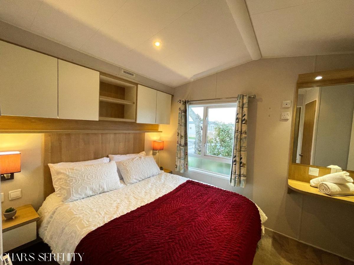 Lovely Holiday Home At Lyons Caravan Park! Престатин Екстериор снимка