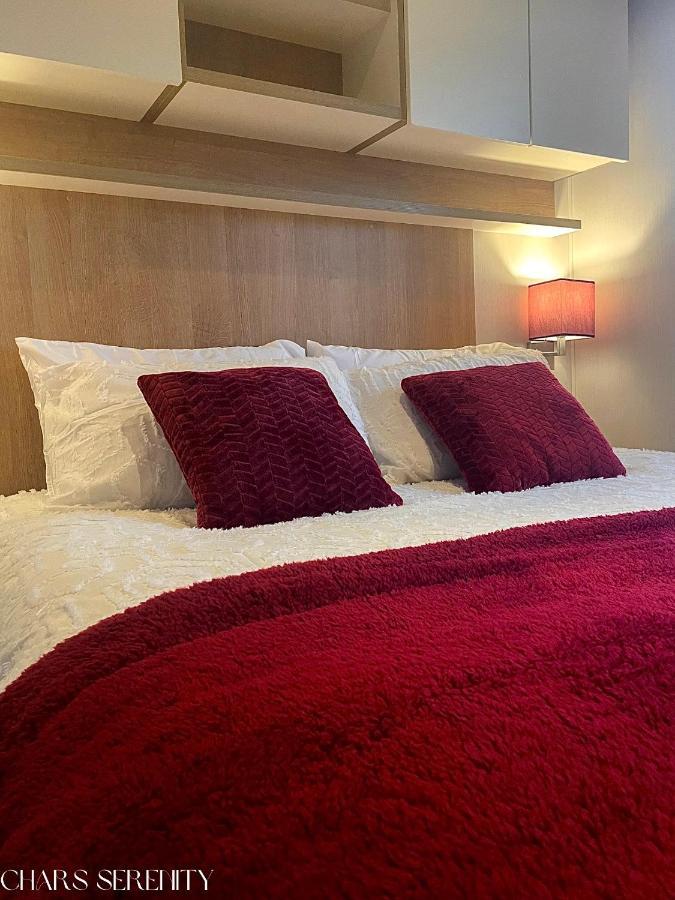 Lovely Holiday Home At Lyons Caravan Park! Престатин Екстериор снимка