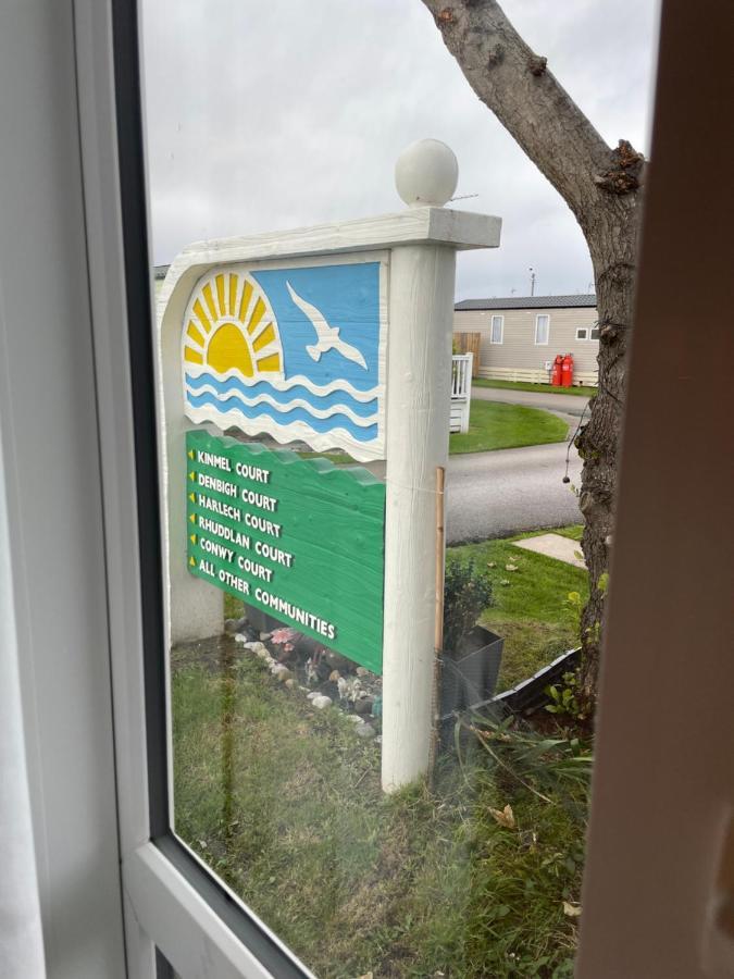 Lovely Holiday Home At Lyons Caravan Park! Престатин Екстериор снимка