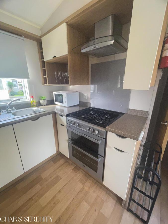 Lovely Holiday Home At Lyons Caravan Park! Престатин Екстериор снимка